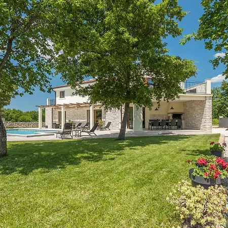 Beautiful In Holiday home Bale