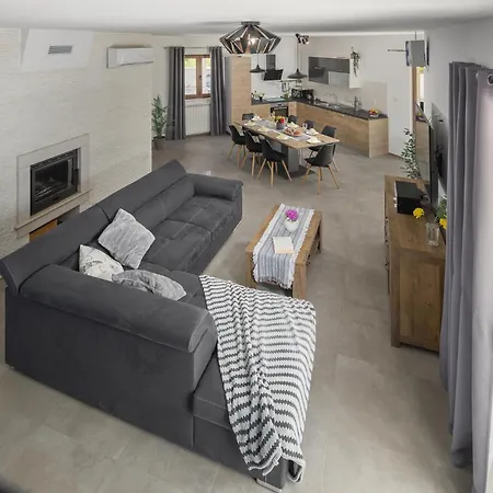 Lovely In With Kitchen